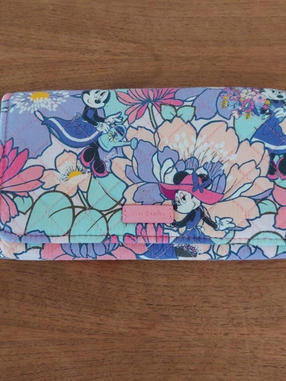 vera bradley minnies garden Disney Minnie Mouse floral wallet with Minnie Mouse